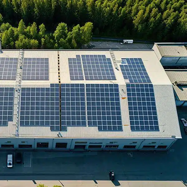 panneaux solaires pour hangars