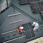 Installation panneaux solaires sur toit